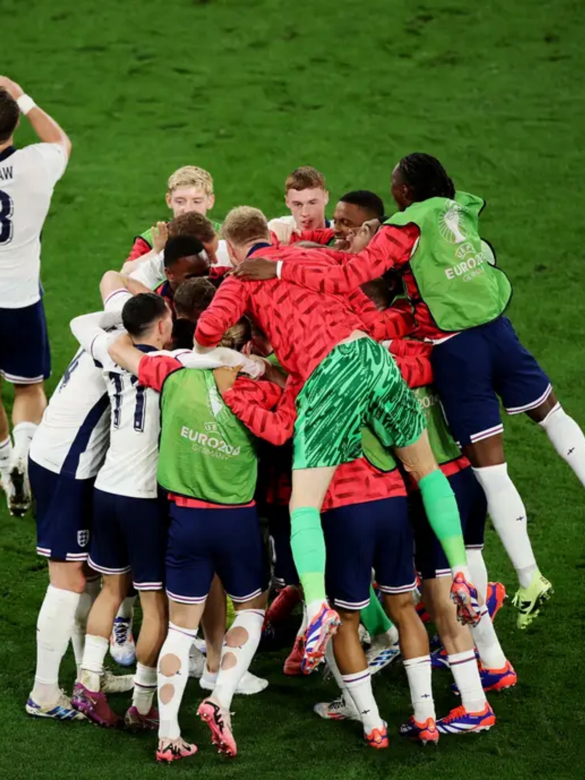 沙巴买球网-关于欧洲顶级联赛火爆开战，赛场上挑战不断的信息